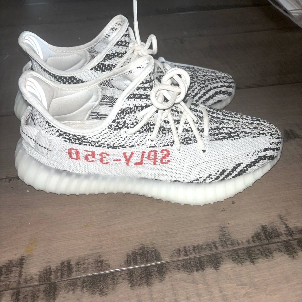 YEEZY ZEBRAS